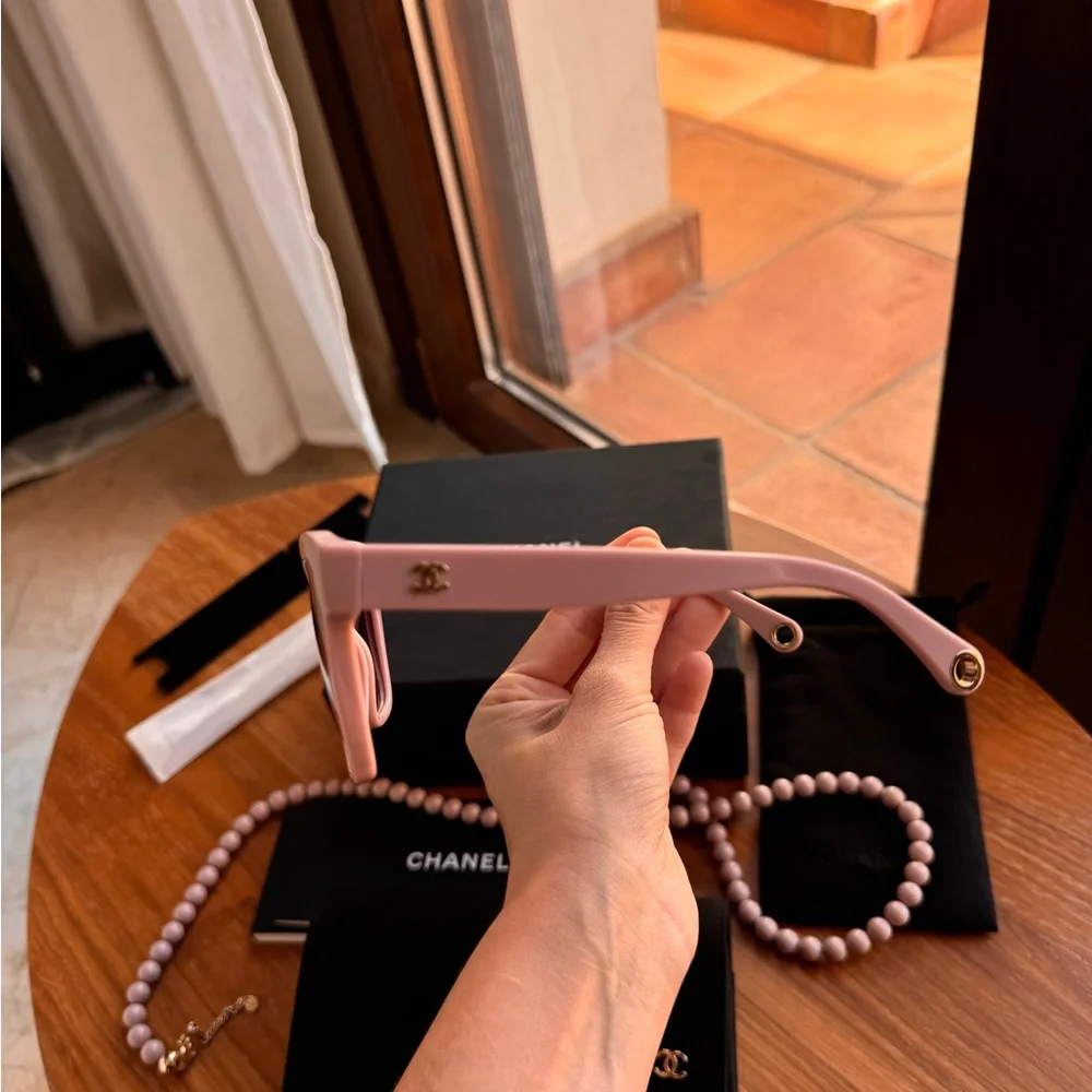 Chanel new sunglasses - Picture 6 of 10